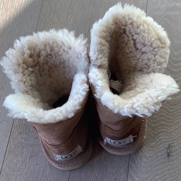 UGG kids boots/ Sz 13 - Picture 1 of 3
